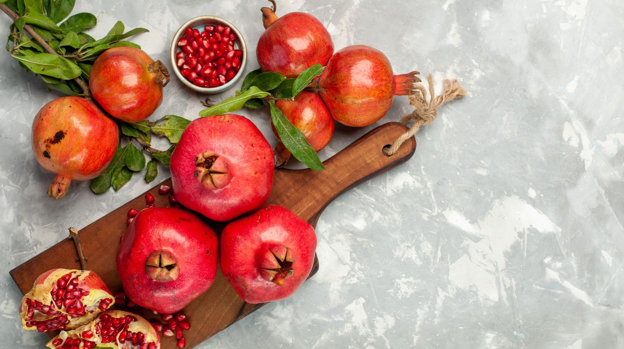 pomegranate benefits for female