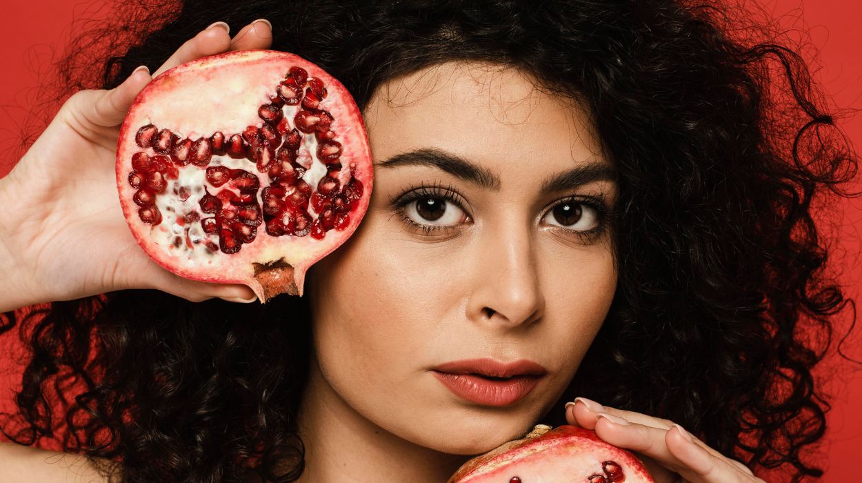 benefits of pomegranate for females